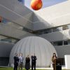 UPV/EHU instala en el Bizkaia Aretoa un montaje sobre el sistema solar con maquetas a escala, fotos y un planetario